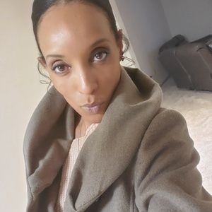 Meet your Posher, Courtney